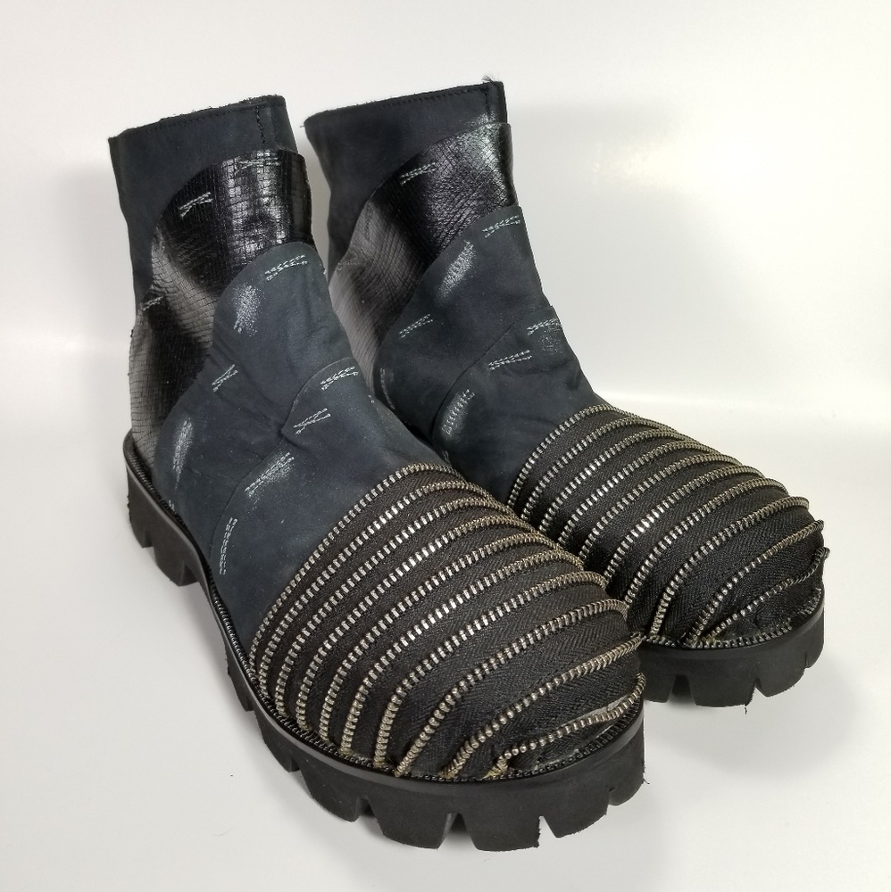 Papucei Boots  Size US 8